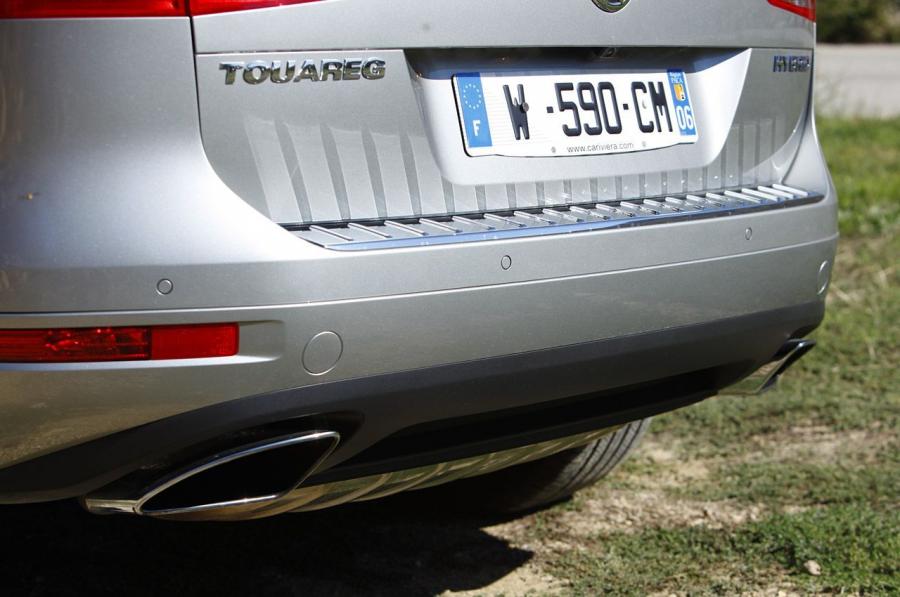 Volkswagen Touareg Hybrid 2011 года  (фото 32 из 49)